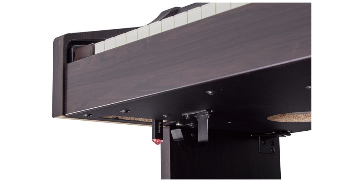 Roland RP302 Digital Piano - Image 2